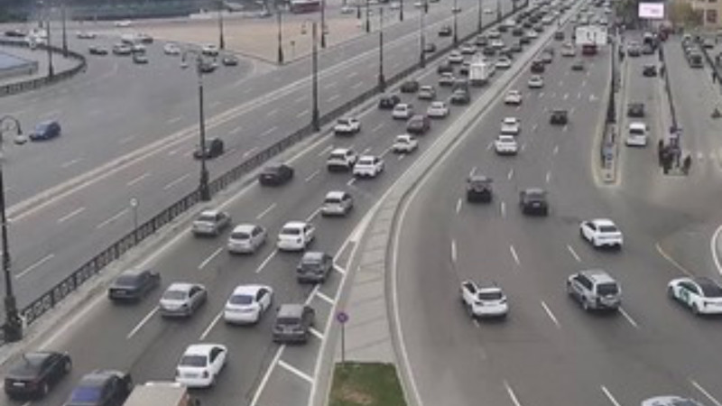 Bakının bir sıra yollarında tıxac yaranıb