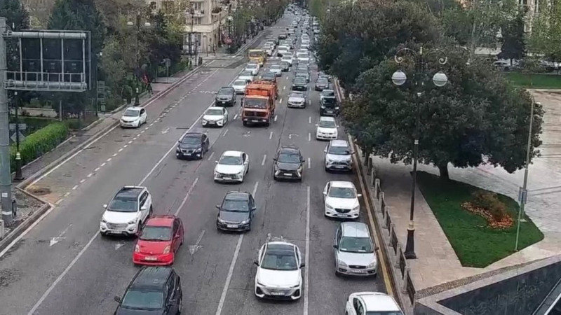 Bakının bir çox yollarında tıxac müşahidə edilir - SİYAHI