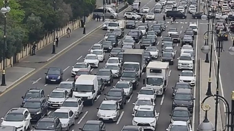 Bakının bir sıra yollarında tıxac müşahidə edilir – SİYAHI