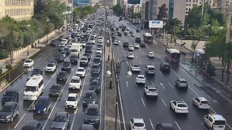 Bakının bir sıra yollarında tıxac müşahidə edilir