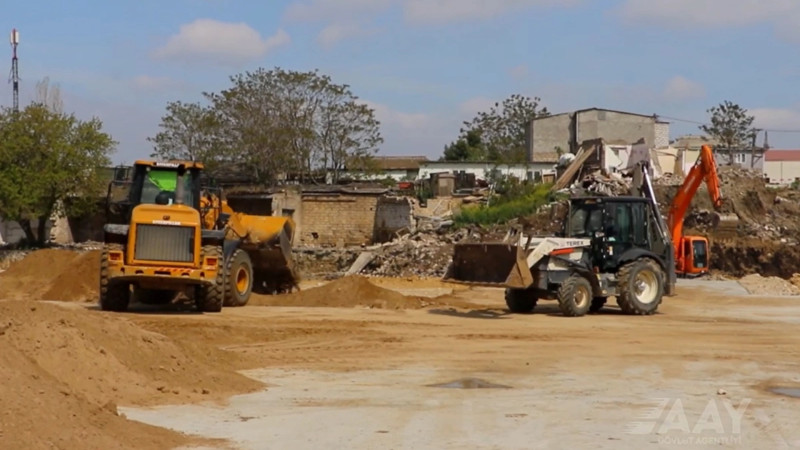 Bakının Süleyman Vəzirov küçəsinin bir hissəsi yenidən qurulur - VİDEO 
