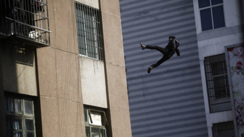 Bakıda FACİƏ: Kişi 10-cu mərtəbədən yıxılıb öldü