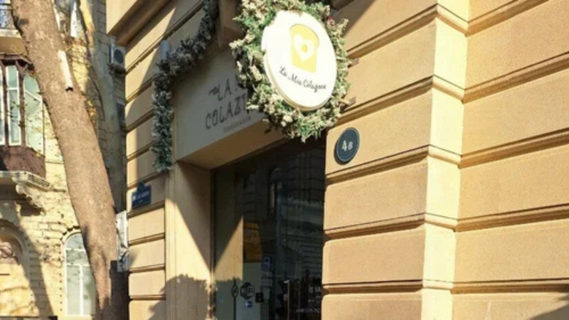 Məşhur restoranda şirniyyatın içindən tük çıxdı – İDDİA + FOTO