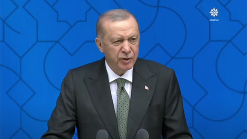 Ərdoğan Səməd Vurğunun Azərbaycan şeirini səsləndirdi