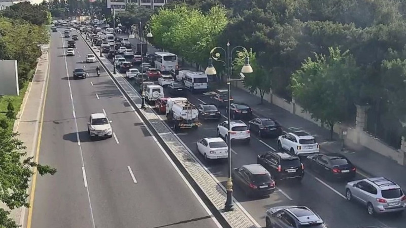 Bakının tıxac olan yolları açıqlanıb - SİYAHI