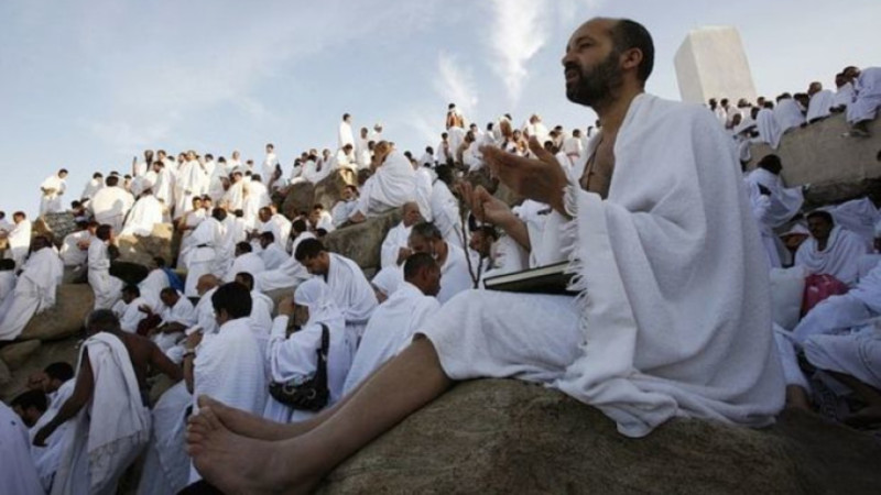 60 zəvvarı aldadan turizm şirkətinin qadın rəhbəri həbs edildi 60 zəvvarı aldadan turizm şirkətinin qadın rəhbəri həbs edildi