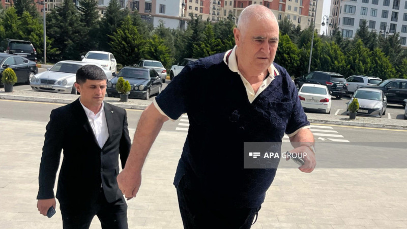 Şərurlu İsfəndiyar məhkəməyə gəldi 