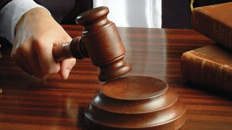 Dövlətə xəyanətdə ittiham olunan şəxsin məhkəməsi başlayıb Dövlətə xəyanətdə ittiham olunan şəxsin məhkəməsi başlayıb