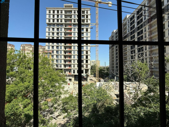 İki şirkətə satılan ərazi qalmaqalı: “Siz heç bilirsiniz bunu kim tikir? - FOTO+VİDEO İki şirkətə satılan ərazi qalmaqalı: “Siz heç bilirsiniz bunu kim tikir? - FOTO+VİDEO