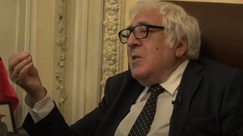 Yazıçı Anar: “Bizə 21 mənzil verildi” Yazıçı Anar: “Bizə 21 mənzil verildi”