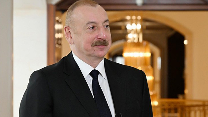 Prezident Bakı Ekspo Mərkəzində sərgilərlə tanış oldu