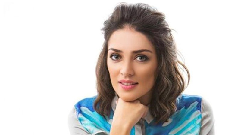 Mərkəzi Bank sabiq deputatın qızından kəlağayı alır Mərkəzi Bank sabiq deputatın qızından kəlağayı alır