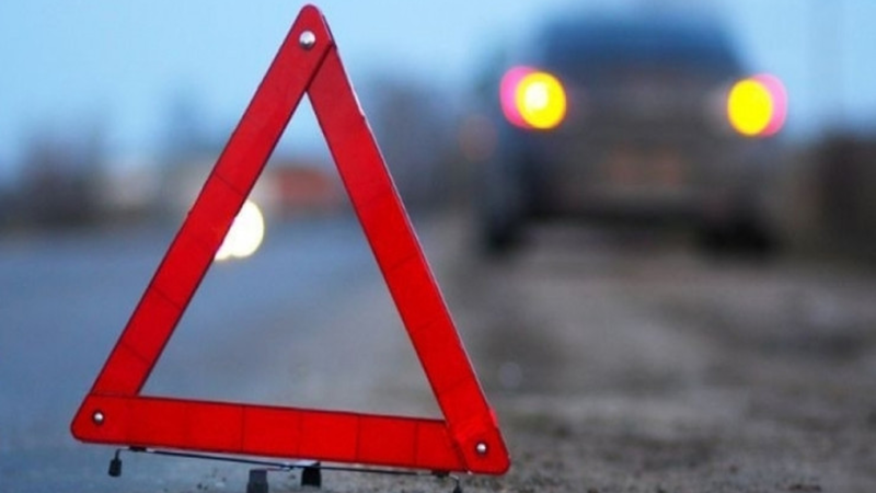 İcra Hakimiyyətinin əməkdaşları qəzaya düşdü - Yaralılar var