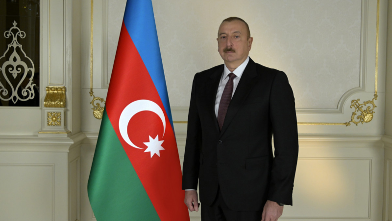 Prezident və birinci xanım Ulu Öndərin məzarını ziyarət edib - FOTO