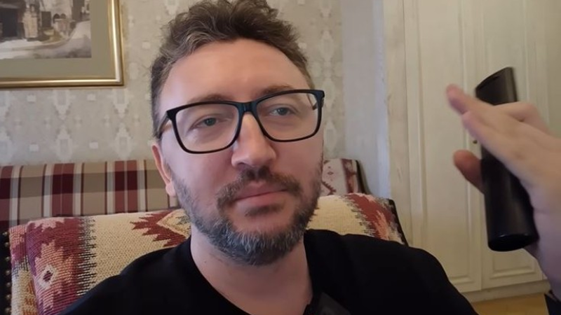 Murat Soner: Azərbaycanda bu serialın adını çəkəndə hamı üzünü bağlayır Murat Soner: Azərbaycanda bu serialın adını çəkəndə hamı üzünü bağlayır