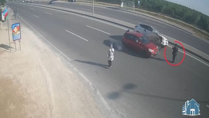 Bakıda piyadaya görə ağır yol qəzası oldu - HADİSƏ ANI Bakıda piyadaya görə ağır yol qəzası oldu - HADİSƏ ANI