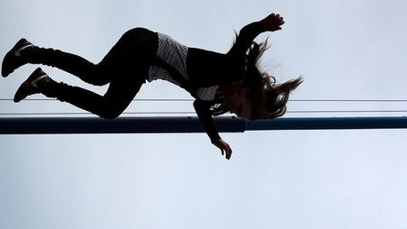 10-cu mərtəbədən yıxılıb sağ qalan xanımın son durumu açıqlandı - YENİLƏNİB