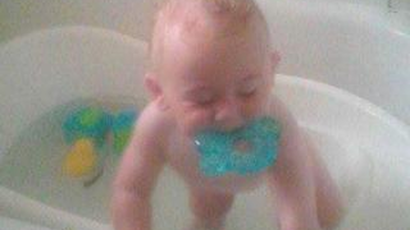 Bakıda FACİƏ: Körpə vannada BOĞULDU