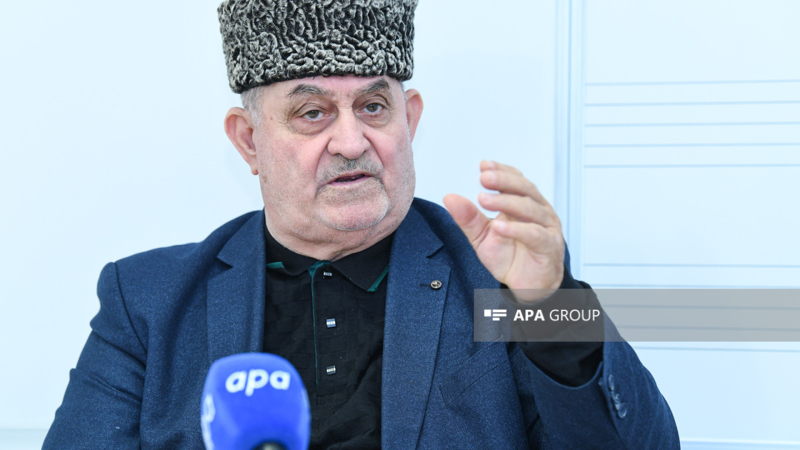 Xanəndə: “Baxırsan, akademikdir, deyir, bir dənə “Bakılı balasıyam”ı oxu” Xanəndə: “Baxırsan, akademikdir, deyir, bir dənə “Bakılı balasıyam”ı oxu”