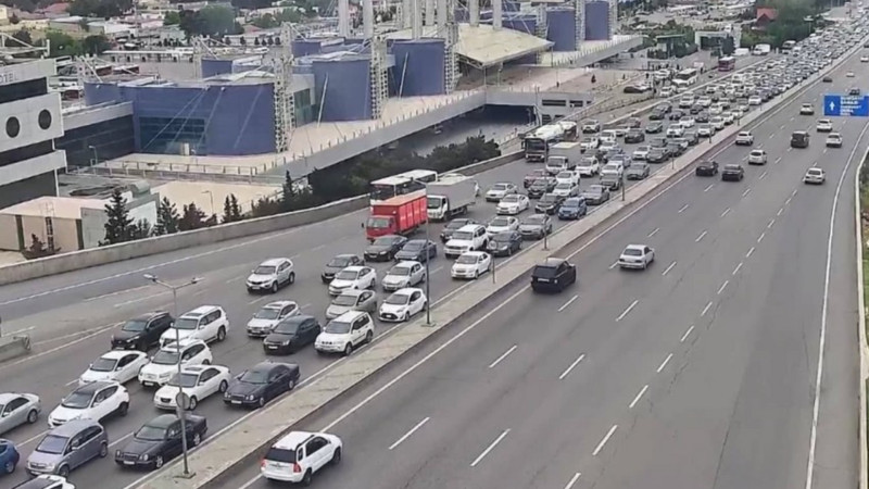 Bakının tıxaclı yolları açıqlanıb - SİYAHI Bakının tıxaclı yolları açıqlanıb - SİYAHI