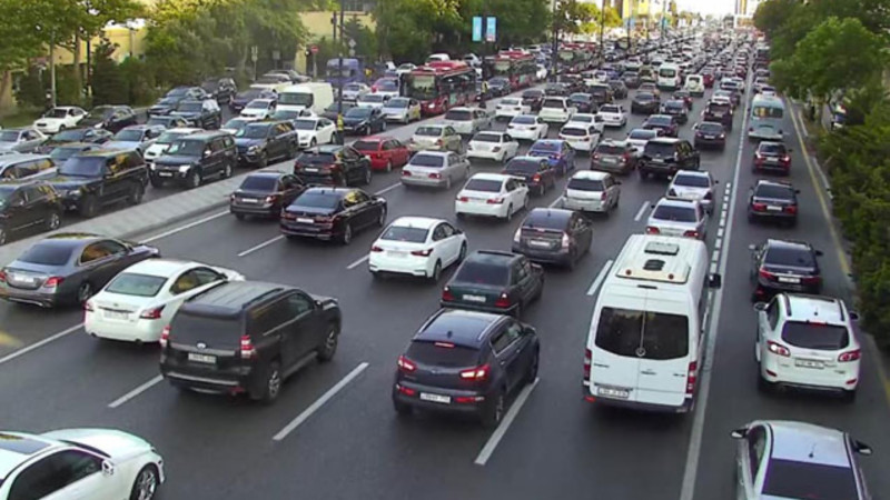 Bakıda 12 istiqamətdə sıxlıq var - SİYAHI