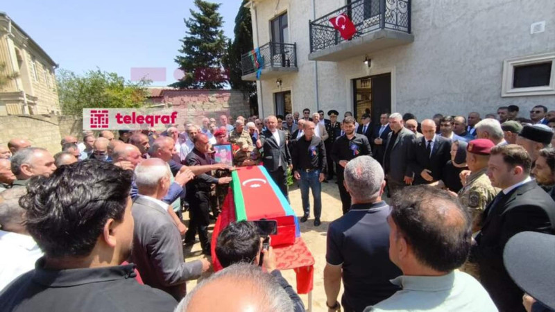 Əmircanda itkin şəhidlə vida mərasimi keçirilir - FOTO Əmircanda itkin şəhidlə vida mərasimi keçirilir - FOTO