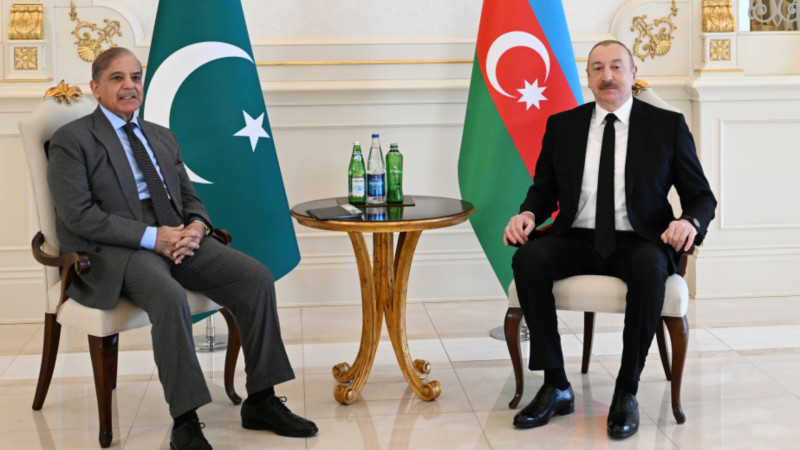 Azərbaycan Prezidenti və Pakistanın Baş naziri arasında telefon danışığı olub Azərbaycan Prezidenti və Pakistanın Baş naziri arasında telefon danışığı olub