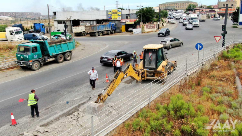 Binəqədi-Görədil və Binəqədi-Balaxanı yollarının kəsişməsində təmir gedir - FOTO Binəqədi-Görədil və Binəqədi-Balaxanı yollarının kəsişməsində təmir gedir - FOTO