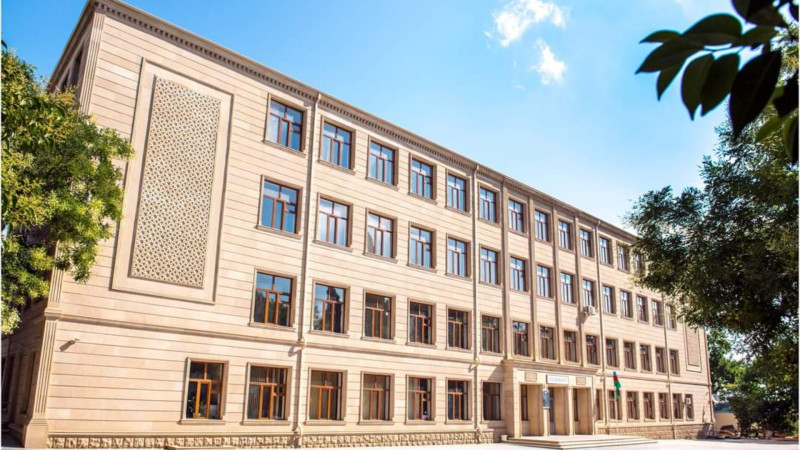 207 nömrəli məktəbdə İNSİDENT - Şagirdlər mühafizəçiyə BIÇAQ ÇƏKDİLƏR?