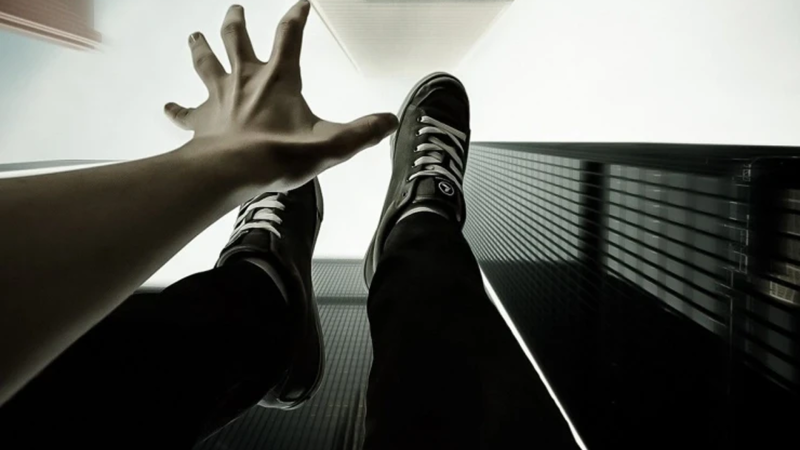 Bakıda xəstəxanada FACİƏ: pəncərədən yıxılıb öldü