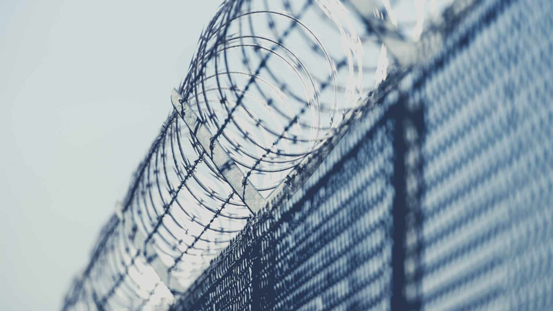 Bakıda cəzaçəkmə müəssisəsində dam örtüyünün uçması nəticəsində məhkum ölüb