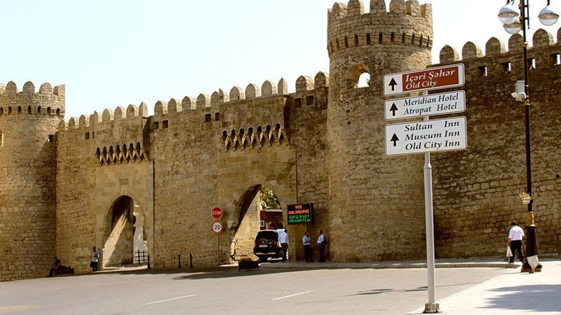 İçərişəhərdə eyni anda 300 avtomobil ola bilər İçərişəhərdə eyni anda 300 avtomobil ola bilər