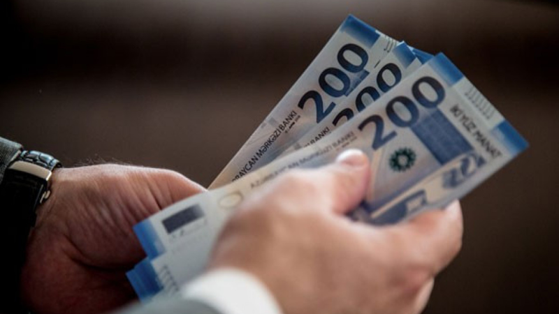 Bakıda orta aylıq əməkhaqqı 1400 manata yaxınlaşıb