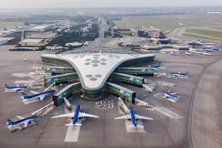Bakı aeroportunda ƏMƏLİYYAT: Dubaydan gələn sərnişində nələr tapıldı?