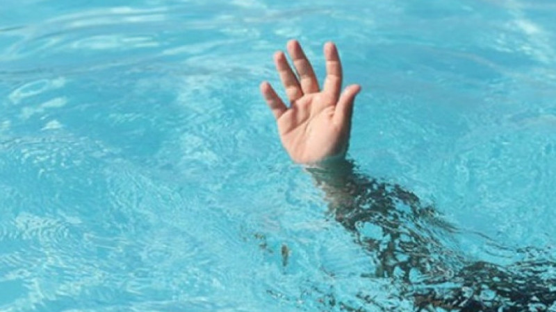 Qəbələyə ailəsi ilə istirahətə gedən uşaq hovuzda boğularaq ölüb