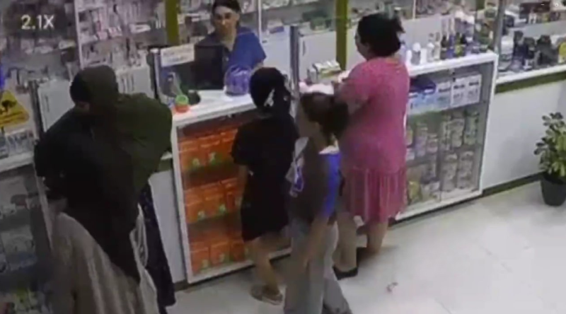 Qaraçılar aptekdən oğurluq etdilər - VİDEO