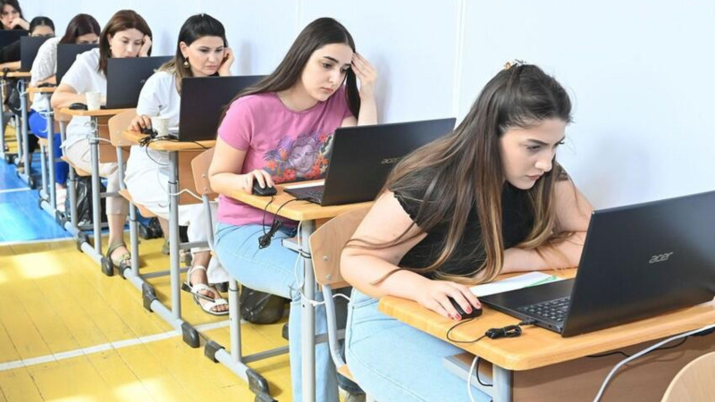 2006 müəllim sertifikatlaşdırma imtahanında keçə bilməyib