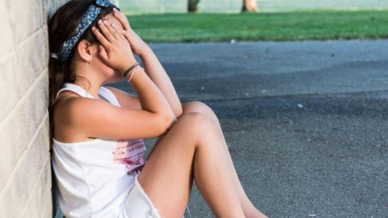 Yeniyetmə qızı maşına oturdub öpən şəxs HƏBS EDİLDİ 