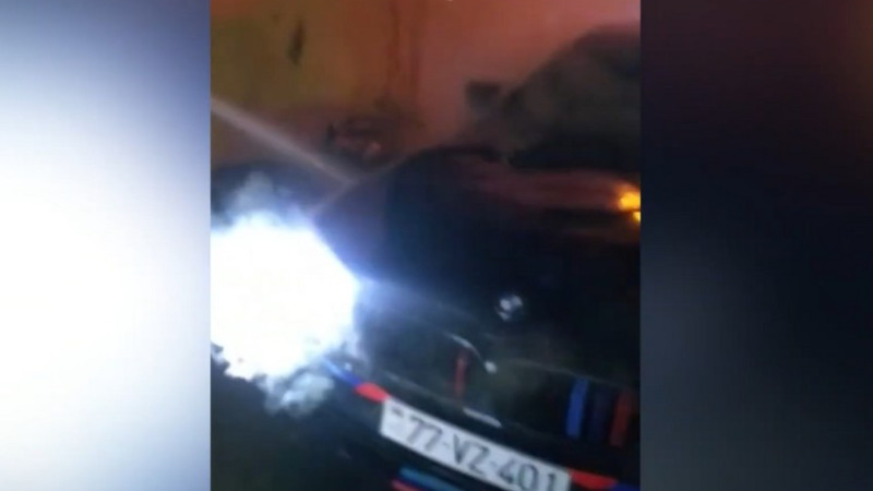 Bakıda BMW yanıb - VİDEO