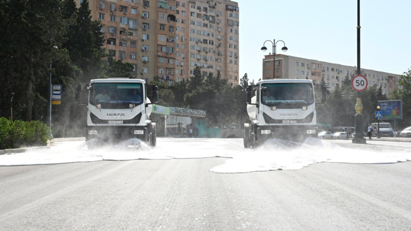 Paytaxt küçələri yenidən yuyuldu