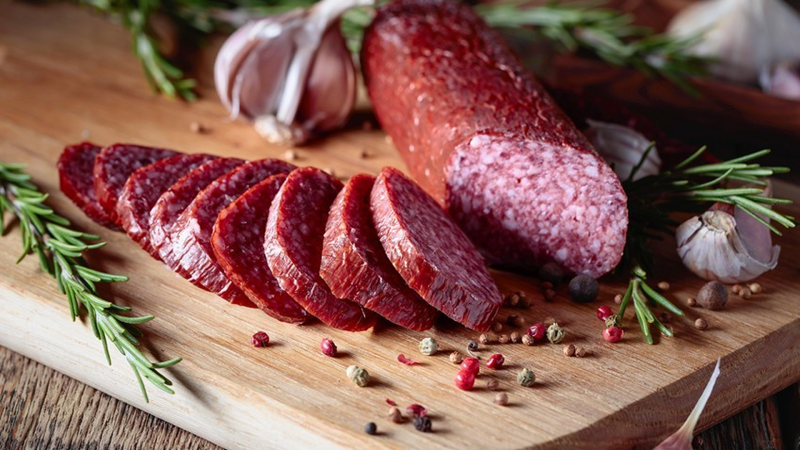 Azərbaycanda kolbasa ehtiyatı  azalıb