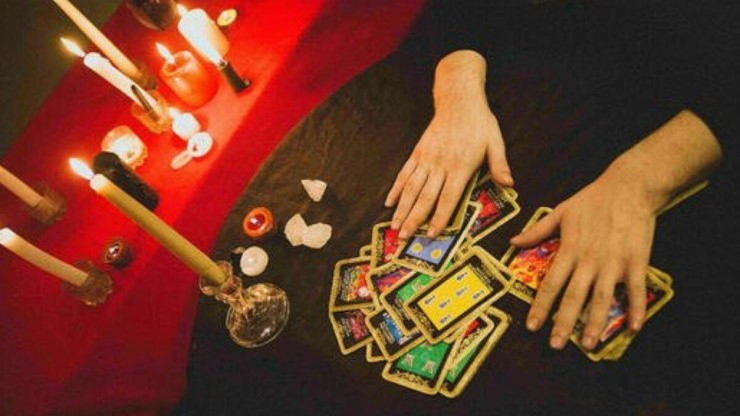 Bakıda falçı evini satmaq istəyən qadının başına OYUN AÇDI