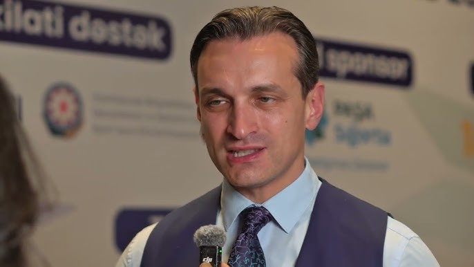 Qadınlar işləməsin deyən Fərhad Pərvizini xanımlar işdən çıxartdırdı Qadınlar işləməsin deyən Fərhad Pərvizini xanımlar işdən çıxartdırdı