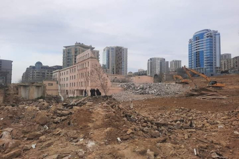 Sovetskidə qəzalı binaların söküntüsünə başlanılıb