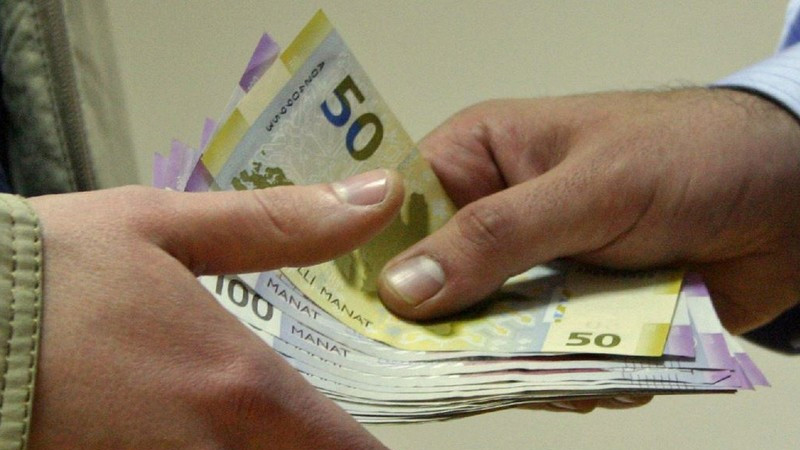 Bakıda sənəd dələduzluğu: 3 nəfərdən 56 min aldı