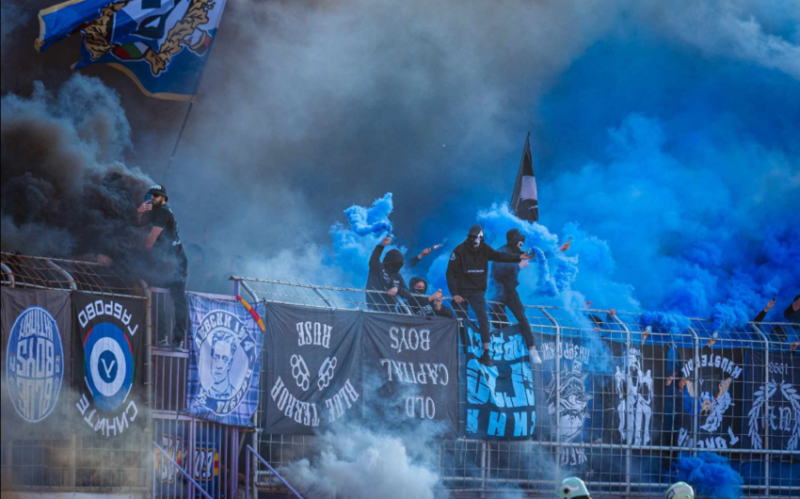 Levski azarkeşləri Sabahla oyuna avtomobillərlə gəldi Levski azarkeşləri Sabahla oyuna avtomobillərlə gəldi