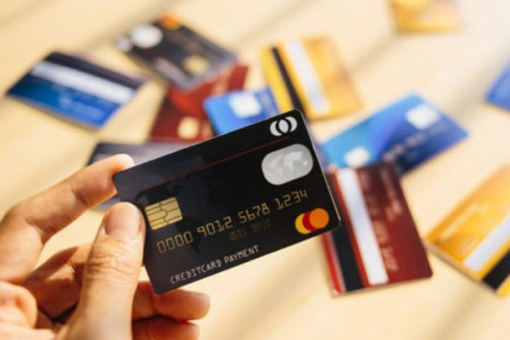 Kartlardan pul oğurlayan 4 nəfər tutuldu Kartlardan pul oğurlayan 4 nəfər tutuldu