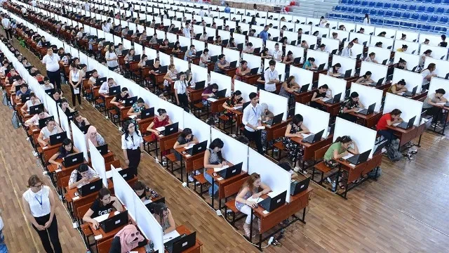 72 mindən çox müəllimin əməkhaqqısına əlavələr ediləcək