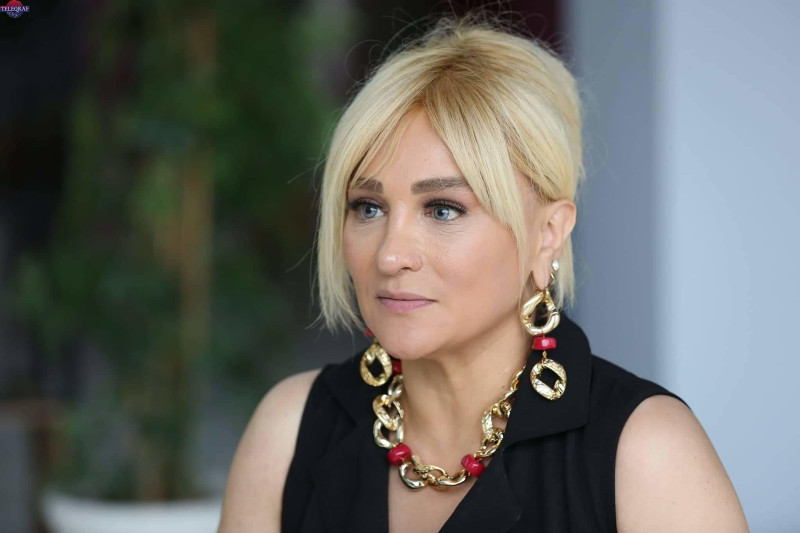 Maştağada uşaqlar gölməçədən keçib dərsə gedirlər - Aparıcı Mətanət
