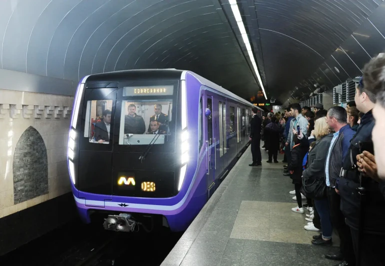 Metroda səhər saatlarında gecikmə: İnterval 7 dəqiqəyə çatıb - AÇIQLAMA
